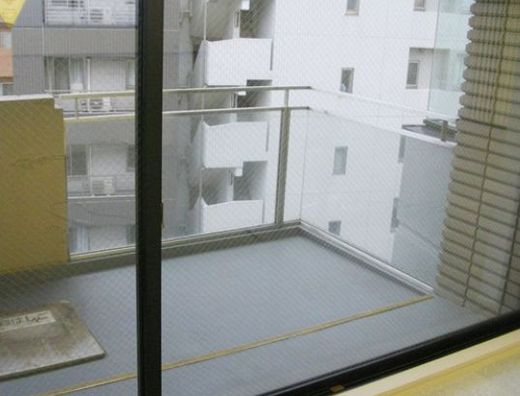 IXOSビル 窓　写真