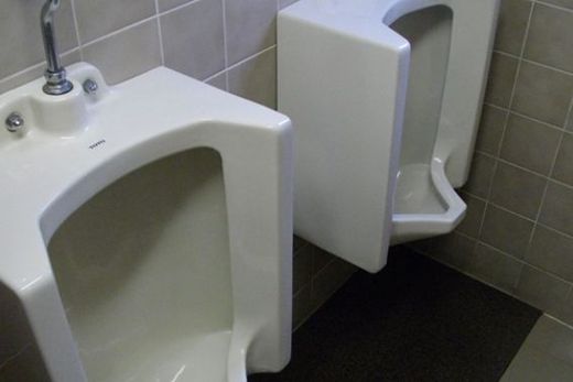 IXOSビル トイレ　写真