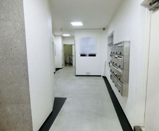 金盃第3ビル エントランスホール　写真