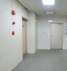 細矢ビル 廊下