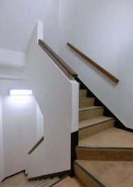三添洞ビル 階段