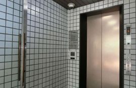 ICIビル エレベーター
