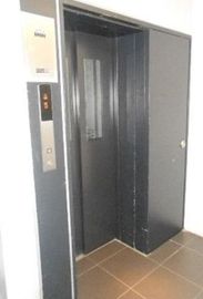B-WALL神保町ビル エレベーター　写真