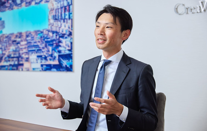 経験豊富なスタッフが対応 - 専門知識を持つプロフェッショナルが、豊富な知識と経験でご希望に寄り添います。女性スタッフも多数在籍。スタッフ紹介へ